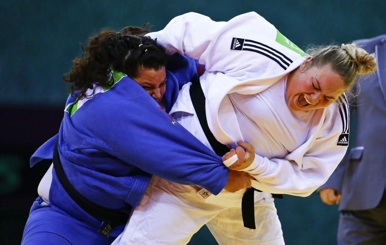 
Dziudo imtyninkė Santa Pakenytė (dešinėje). Stoyano Nenovo („Reuters“ / „Scanpix“) nuotr. 