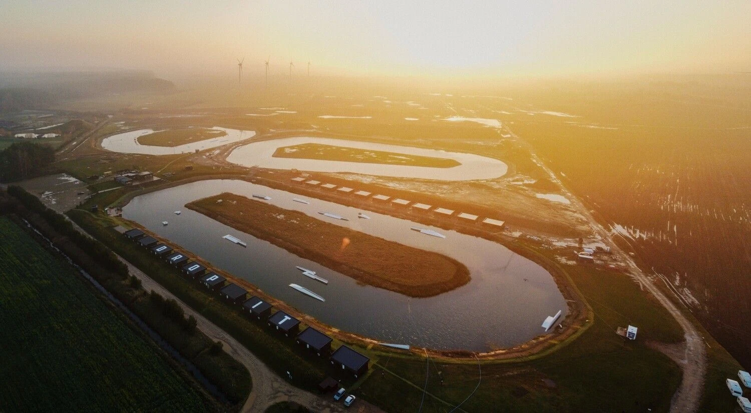 „313 cable park“ vandenlenčių parkas jau užima 40 ha. Įmonės nuotr.