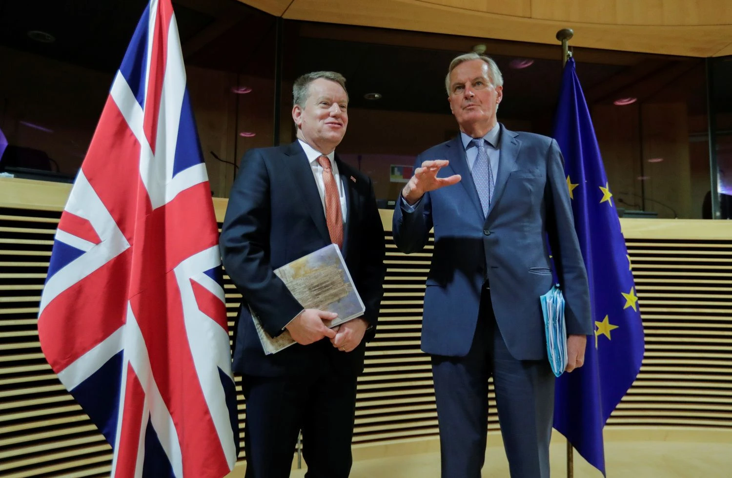 Davidas Frostas ir Michelis Barnier. Oliver Hoslet („Reuters“ / „Scanpix“) nuotr. 