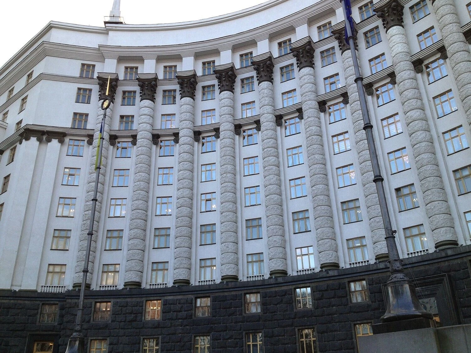 Ukrainos vyriausybės rūmai Kijeve. Vladimiro Ivanovo (VŽ) nuotr.