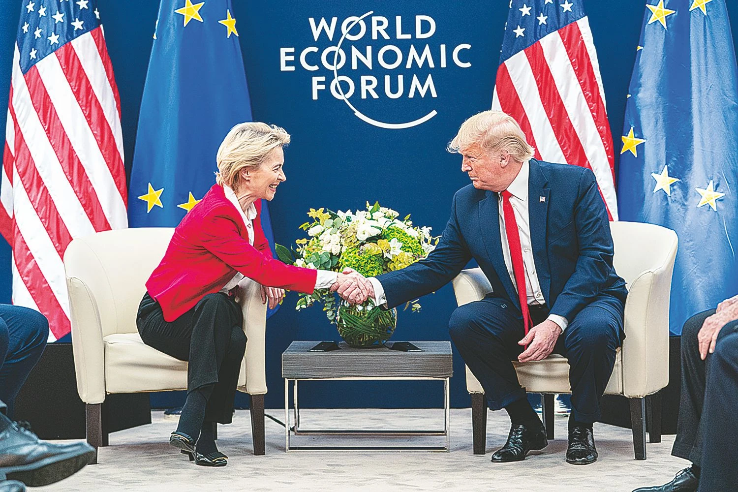 Ursula von der Leyen, Europos Komisijos pirmininkė, ir Donaldas Trumpas, JAV prezidentas, ruošiasi intensyvioms deryboms. ShealahO CraigheadO („rEUTERS“ / „sCANPIX“) NUOTR. 