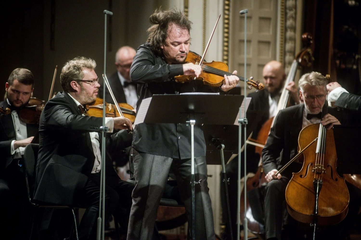 Sergejus Krylovas ir jo vadovaujamas Lietuvos kamerinis orkestras. Lietuvos nacionalinės filharmonijos nuotr.