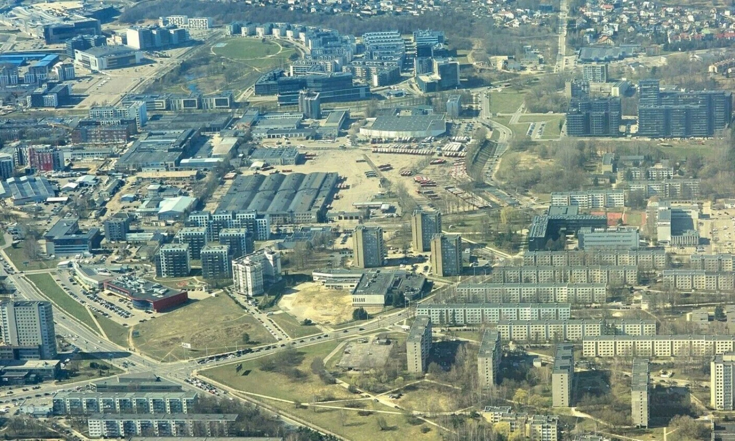 Žirmūnai ir Vilniaus autobusų parko teritorija. Lino Butkaus (VŽ) nuotr.