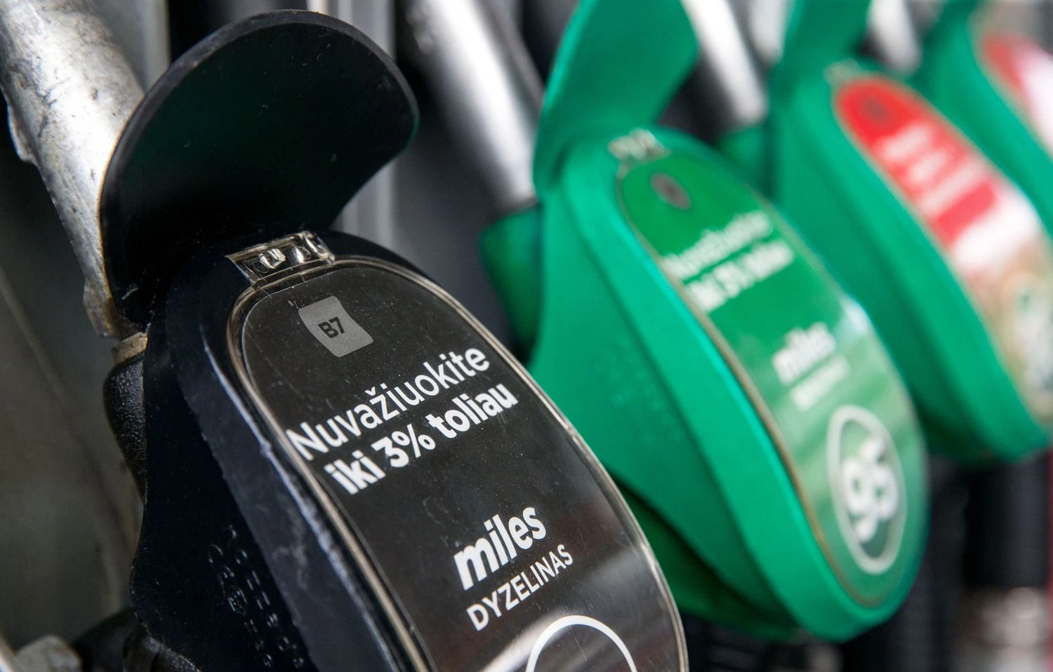Dyzelino akcizą ketinama padaryti didesnį nei benzino. Juditos Grigelytės (VŽ) nuotr.