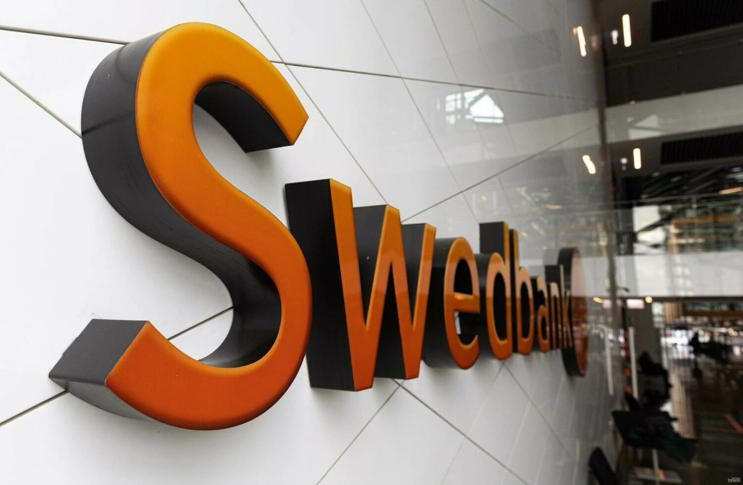 „Swedbank“ iškaba. Juditos Grigelytės (VŽ) nuotr.