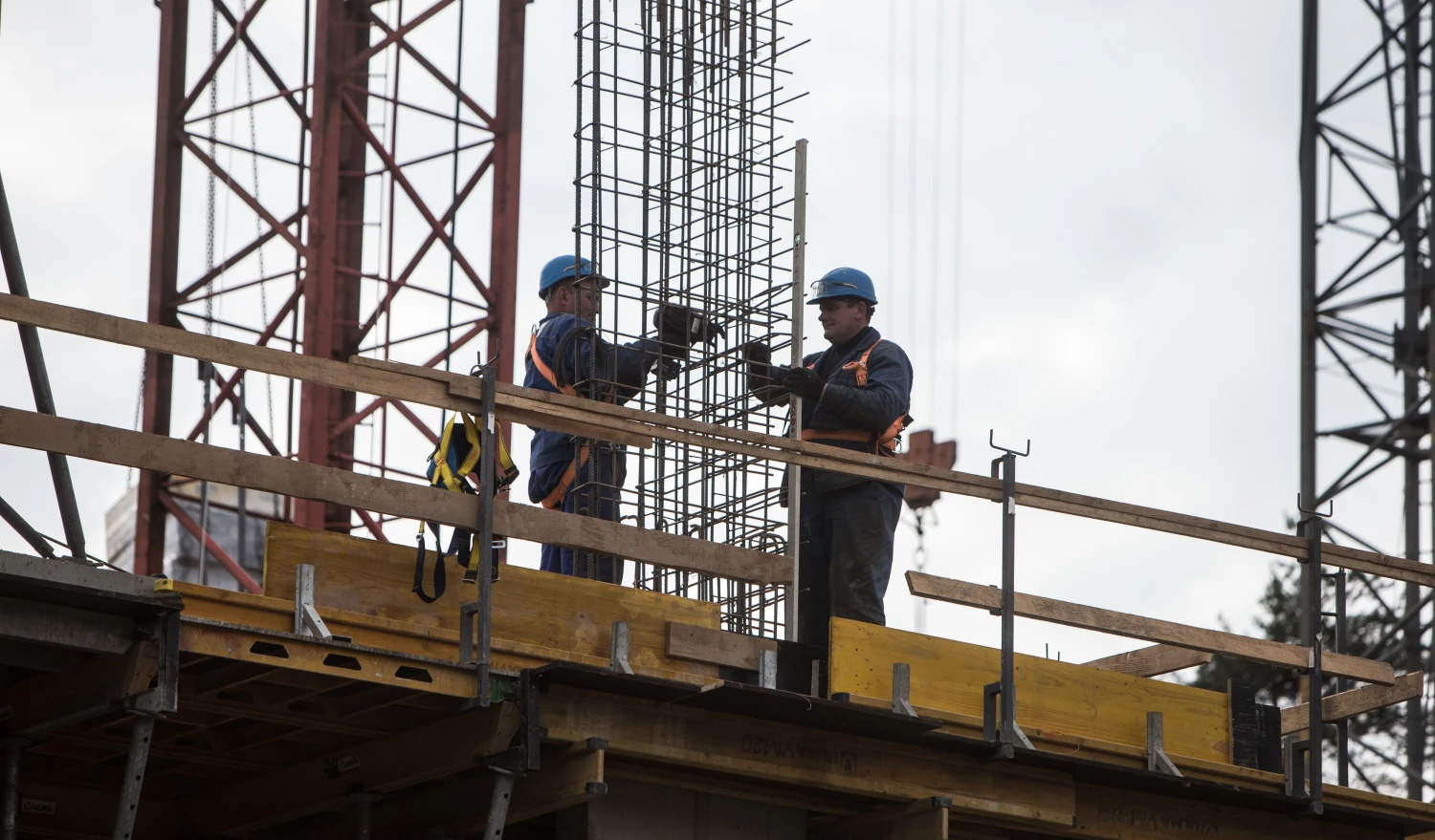 Viešųjų pirkimų tarnybos duomenimis, 20 įmonių pernai atliko beveik pusę – 443 mln. Eur  vertės – darbų  statybų sektoriuje. Likusioms 509 statybos bendrovėms teko 508 mln. Eur  viešųjų pirkimų vertės. 
Juditos Grigelytės (VŽ) nuotr.