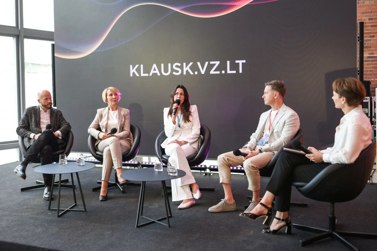 Nuotraukoje (iš kairės): Darius Bivainis, ERGO Insurance SE Lietuvos filialo Draudimo departamento direktorius, Dalia Andrulionienė, vadybos ekspertė, Doc. Dr. Audronė Nakrošienė, ISM Executive MBA studijų direktorė, Andrius Kurganovas, UAB „Biržų duona“ generalinis direktorius ir Dr. Laura Augytė-Kamarauskienė, „Glimstedt“ advokatė, vadovaujančioji partnerė. Ryčio Galadausko nuotr.