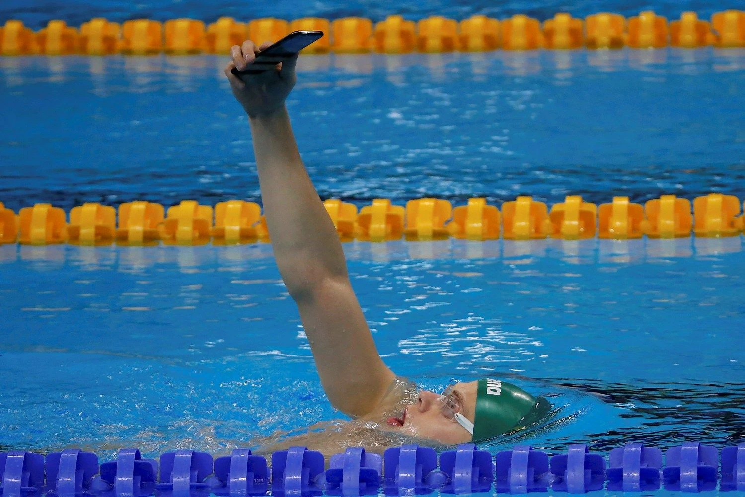 Danas Rapšys daro asmenukę treniruotės metu. „Reuters“ / „Scanpix“ nuotr. 