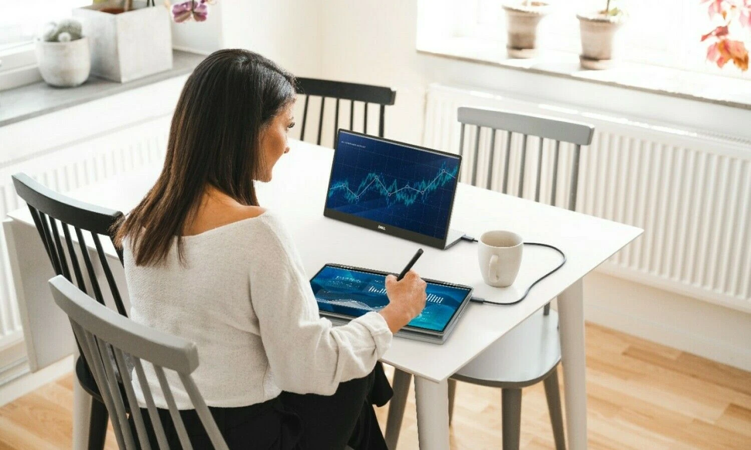Portable monitor C1422H. „Dell Technologies“ nuotr.