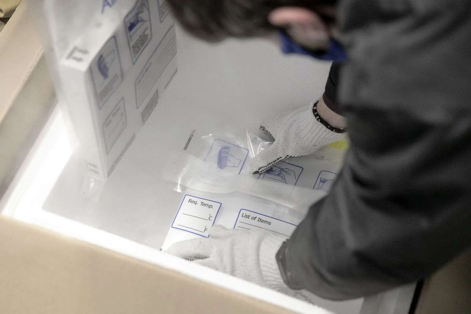 Pirmoji vakcinų siunta Lietuvoje. Lietuvos kariuomenės nuotr.