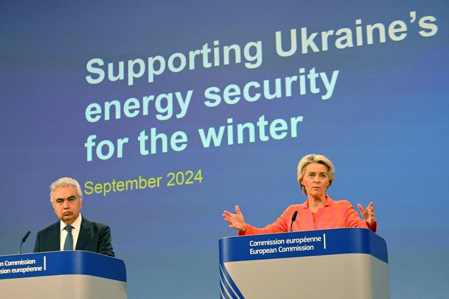 Ursula von der Leyen konferencijoje, skirtoje Ukrainos energetiniam saugumui. Nicolaso Tucat (AFP / „Scanpix“) nuotr.