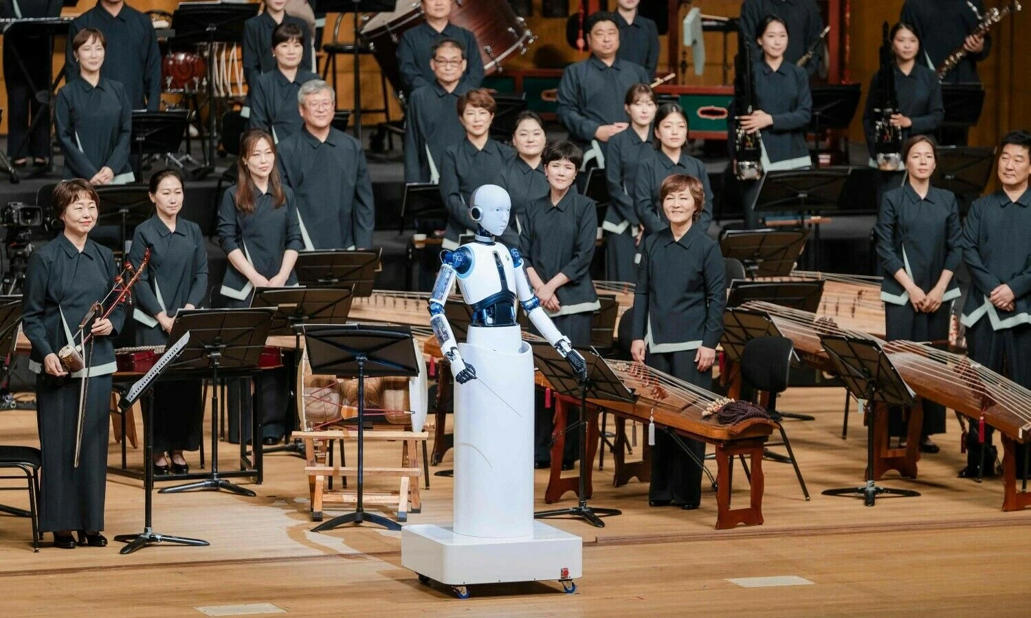 Pietų Korėjoje pagamintas robotas „EveR 6“ Seulo nacionaliniame teatre. Korėjos nacionalinio teatro / AFP nuotr.