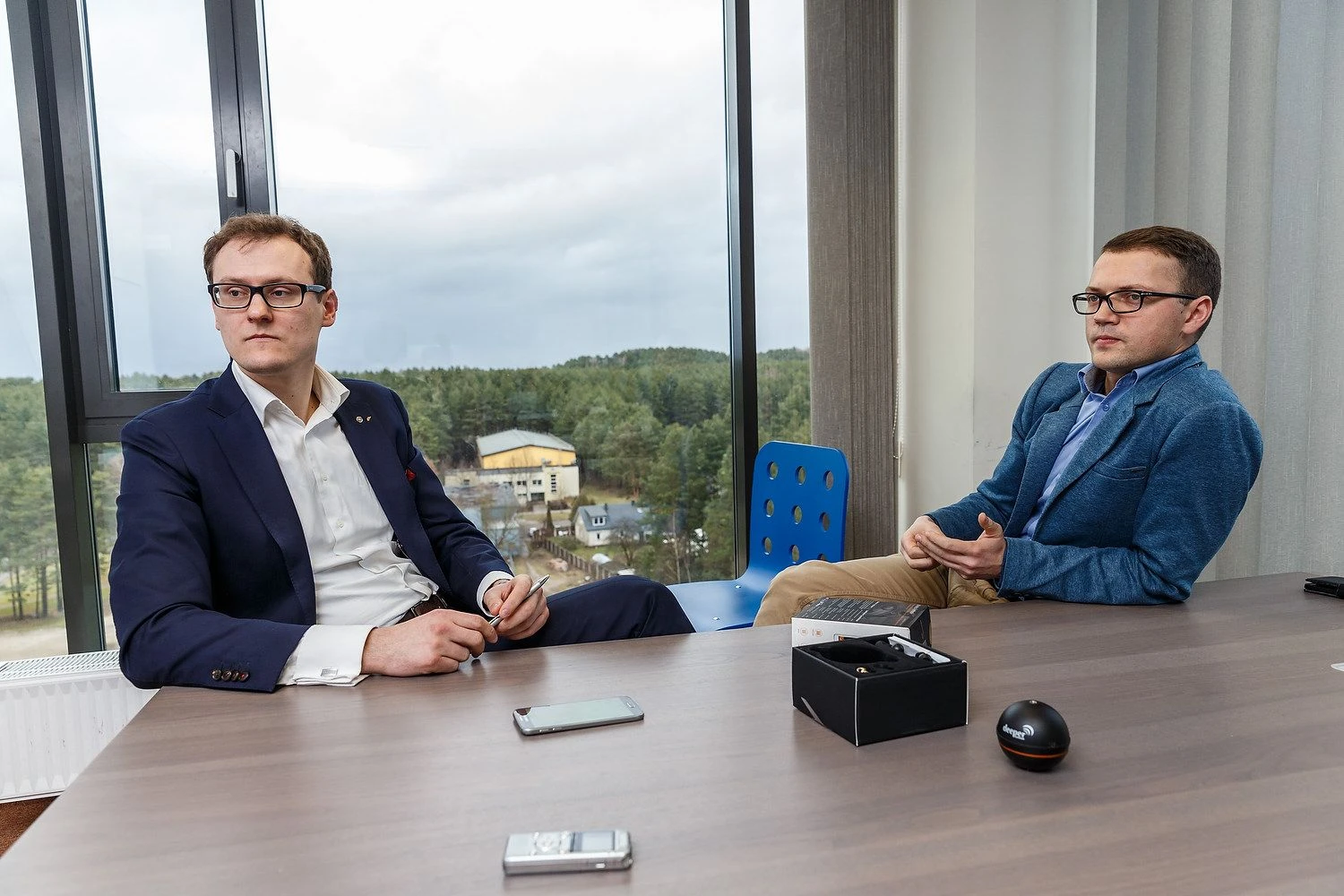 Vytautas Dobilas, technologijų UAB „Deeper“ vykdomasis direktorius, ir Rolandas Sereika, rinkodaros vadovas. Vladimiro Ivanovo (VŽ) nuotr.