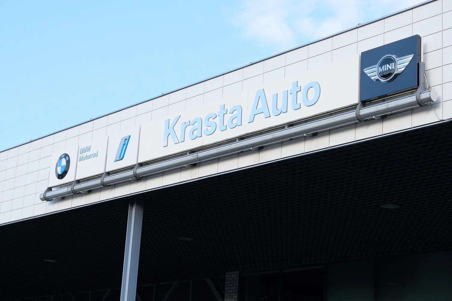 Krasta Auto salonas Vilniuje. Vladimiro Ivanovo (VŽ) nuotr.