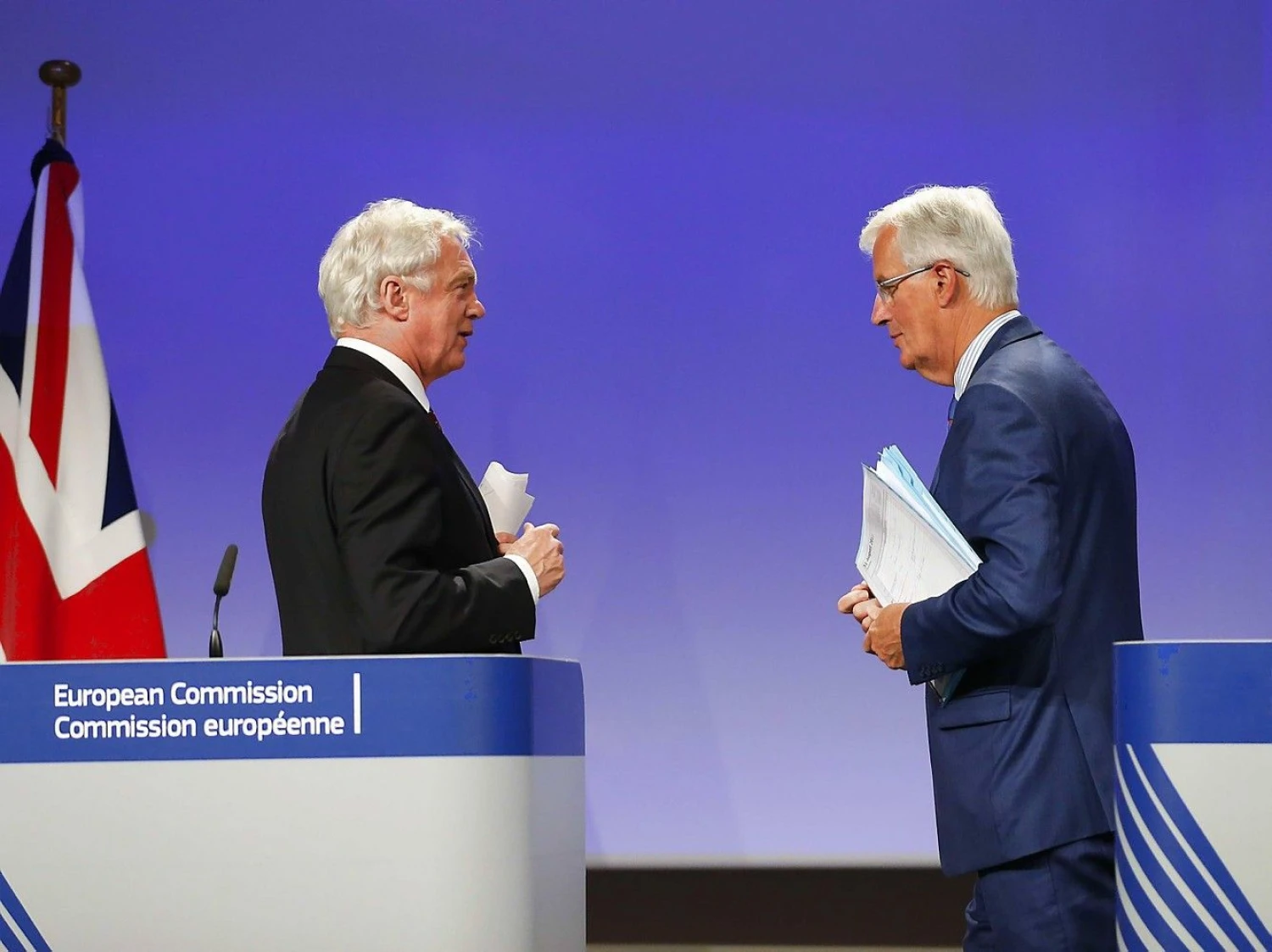 JK derybininkas Davidas Davisas ir jo kolega iš ES Michelis Barnier. Ye Pingfan (Chine Nouvelle / Sipa / Scanpix) nuotr.