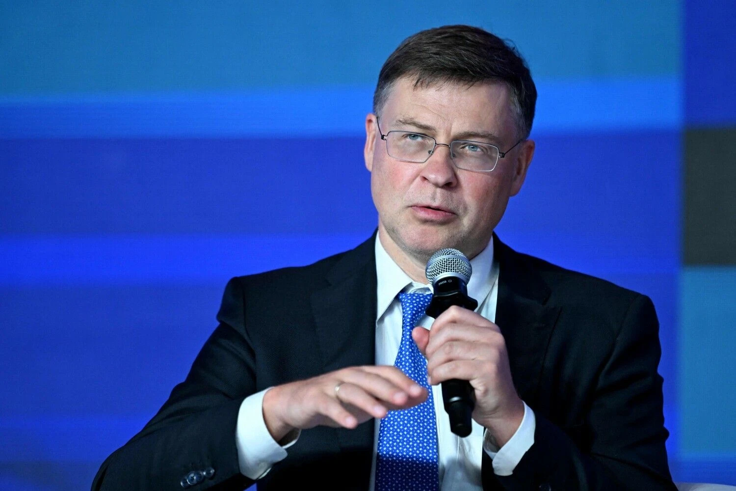 Valdis Dombrovskis, EK vicepirmininkas. Sajjado Hussaino (AFP/„Scanpix“) nuotr.