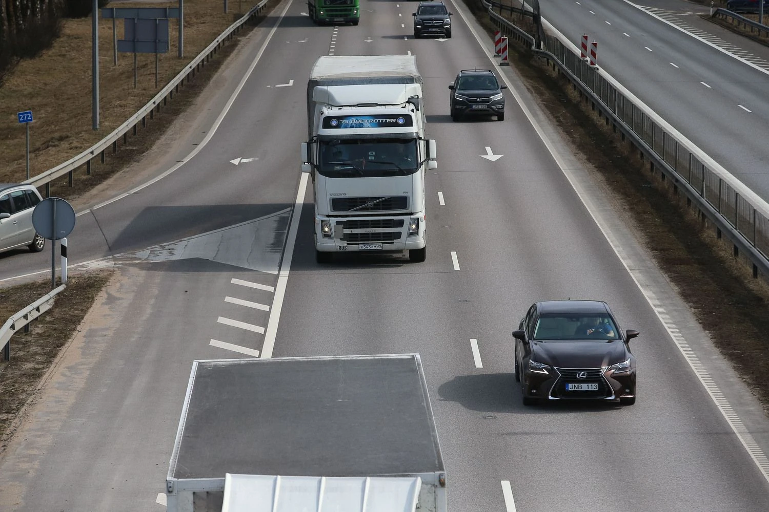 Eismas kelyje Vilnius-Kaunas. Vladimiro Ivanovo (VŽ) nuotr.