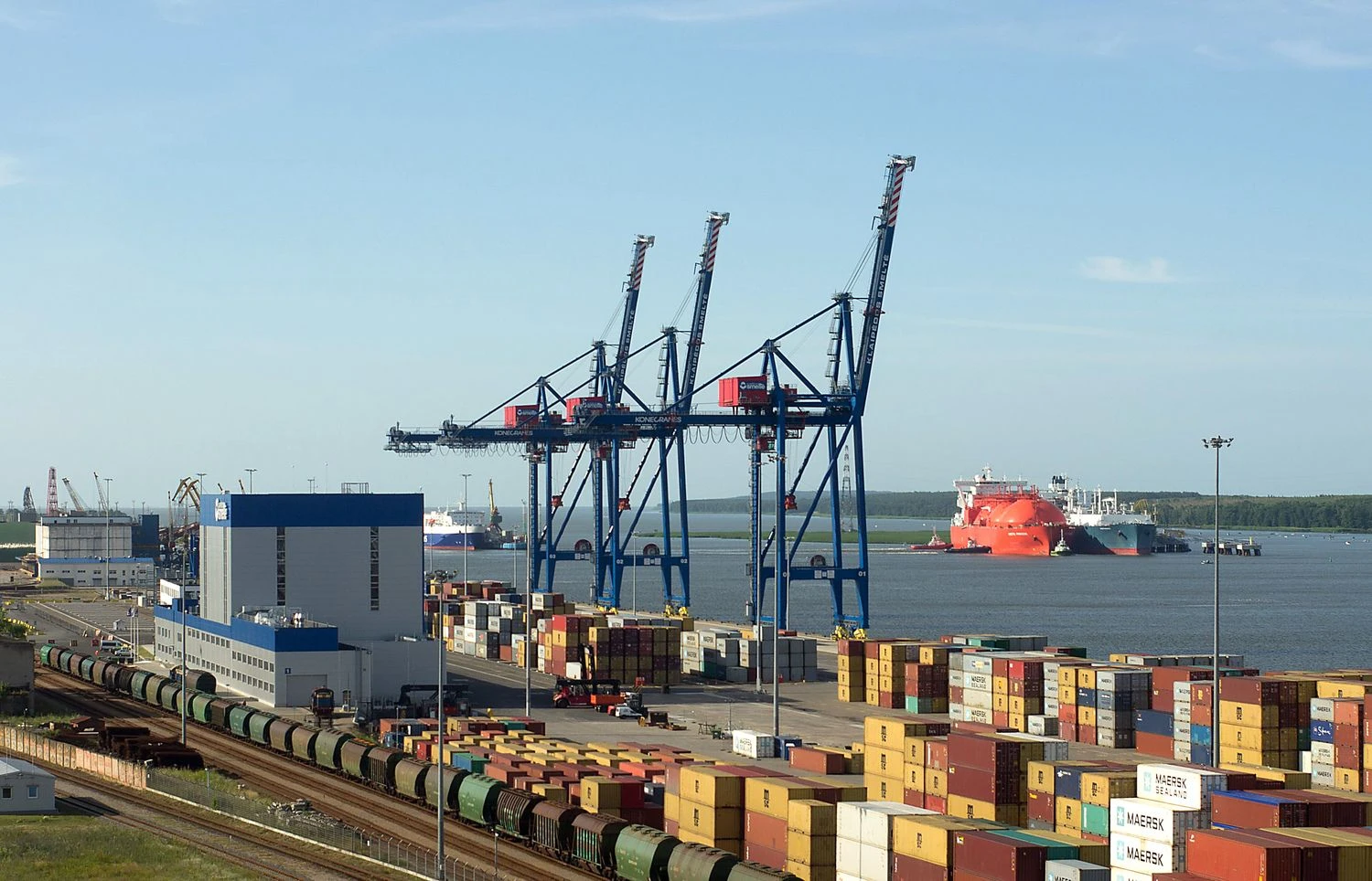 Rygos uostas pirmąjį šių metų ketvirtį fiksavo rekordinį 17% konteinerių krovos augimą. Algimanto Kalvaičio nuotr. 