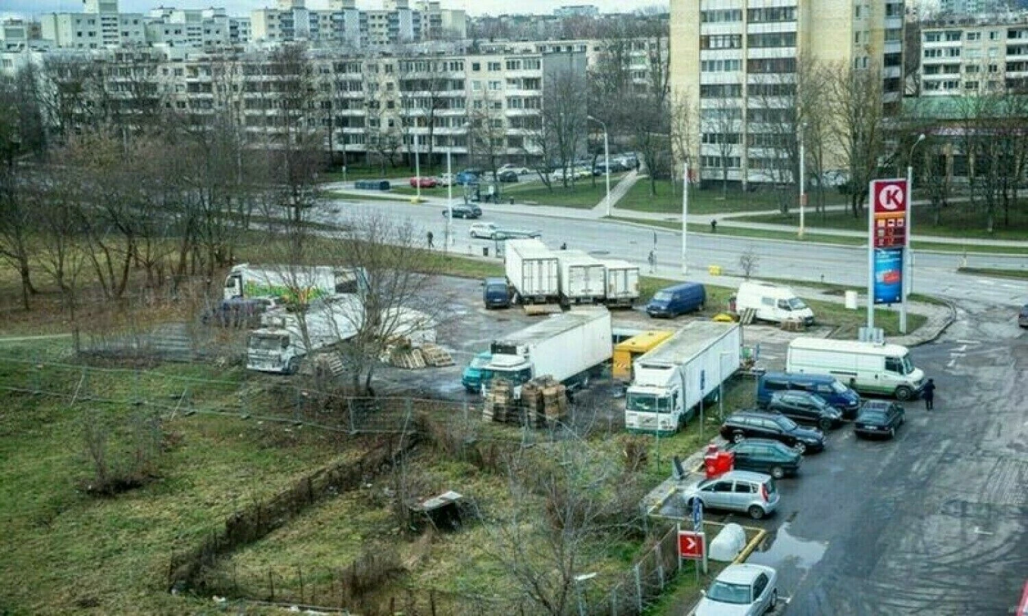 Teritorija Žirmūnuose šalia „Circle K“ degalinės. Juditos Grigelytės (VŽ) nuotr.