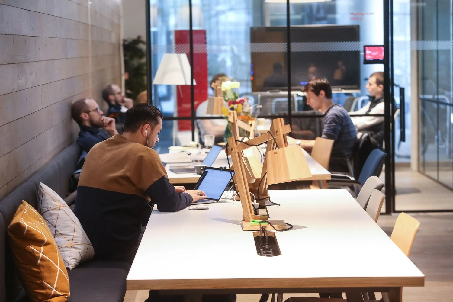 IT specialistai – apie jų trūkumą kalbama daugiausia, tačiau ne visos įmonės susiduria su šia problema. Vladimiro Ivanovo (VŽ) nuotr.