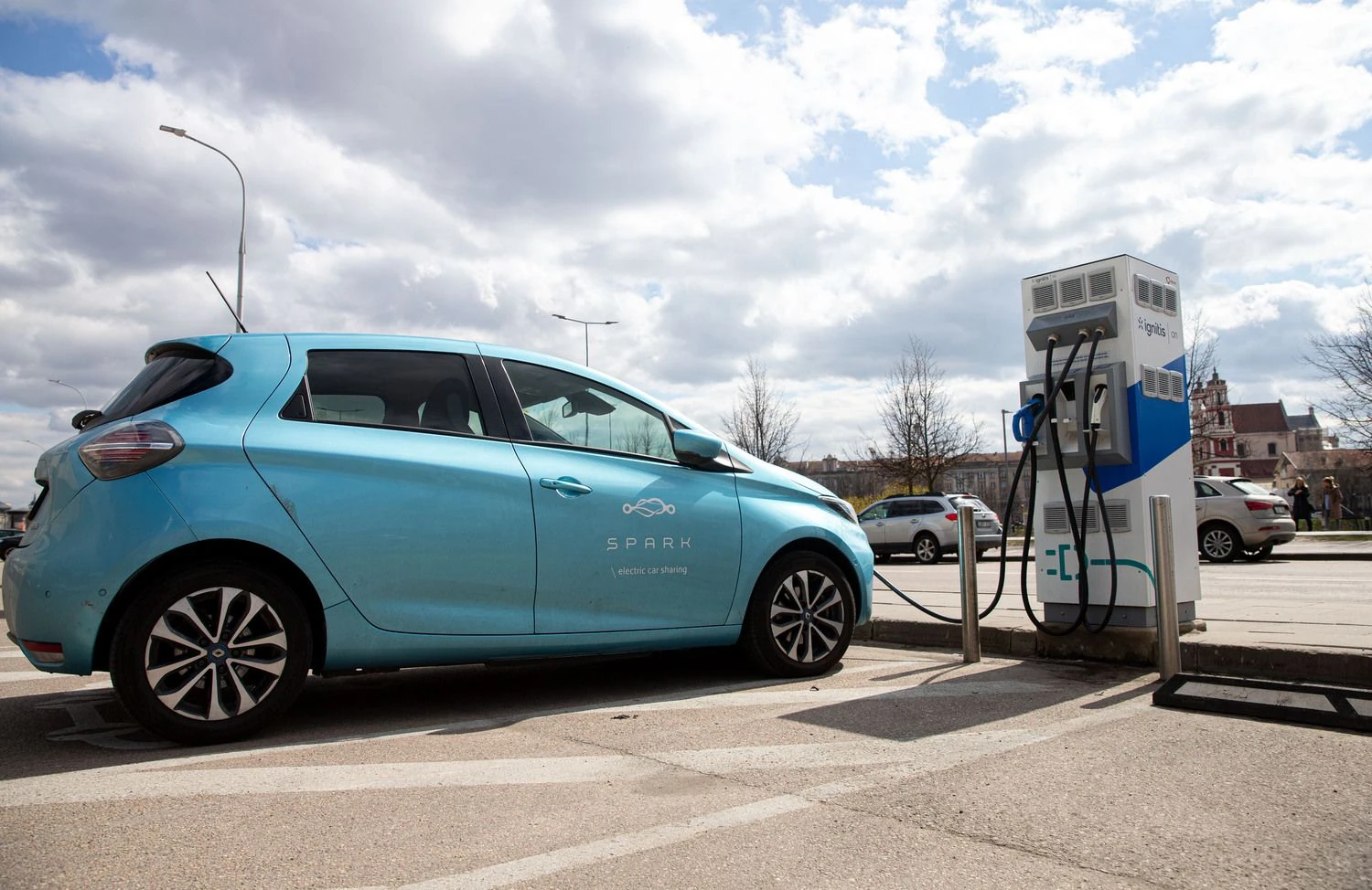 Lietuvoje planuojama sparčiai plėsti elektromobiliams skirtą infrastruktūrą. Juditos Grigelytės (VŽ) nuotr.