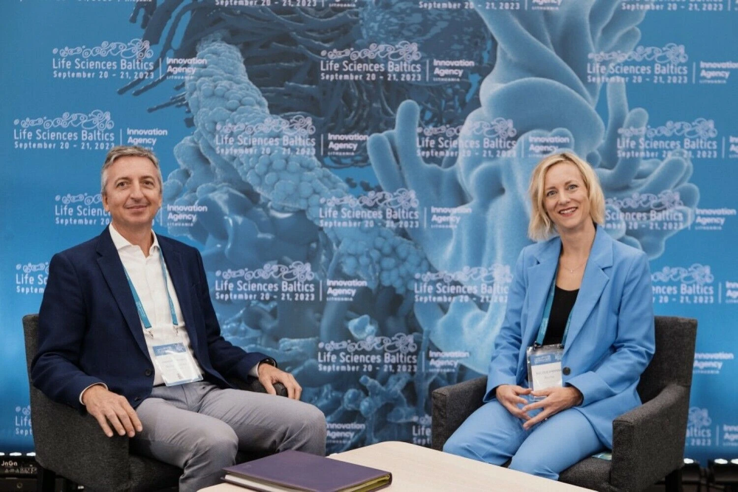 Stefano Volonté, „Roche Lietuva“ generalinis direktorius ir Nicole Arming, „Roche“ sveikatos sistemos formavimosi ir personalizuotos sveikatos priežiūros vadovė.