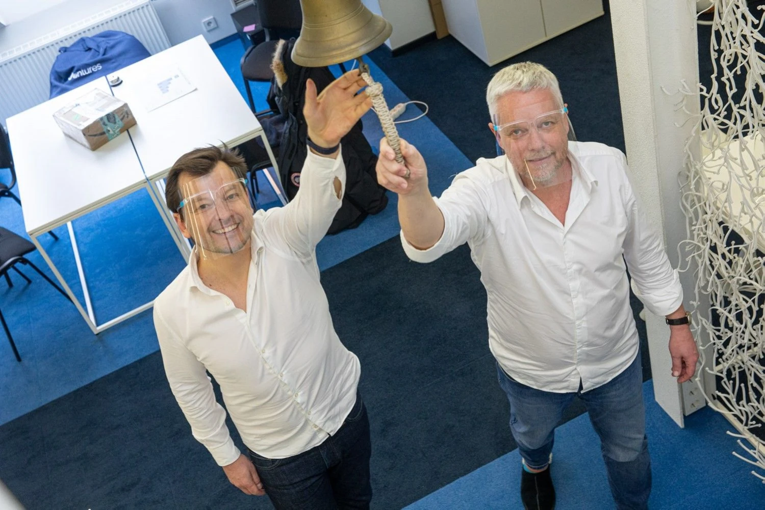 Gediminas Vilčiauskas (kairėje), „NO-CV“ įkūrėjas ir Peras Molleris, „70 Ventures“ vadovaujantis partneris. Bendrovės nuotr.