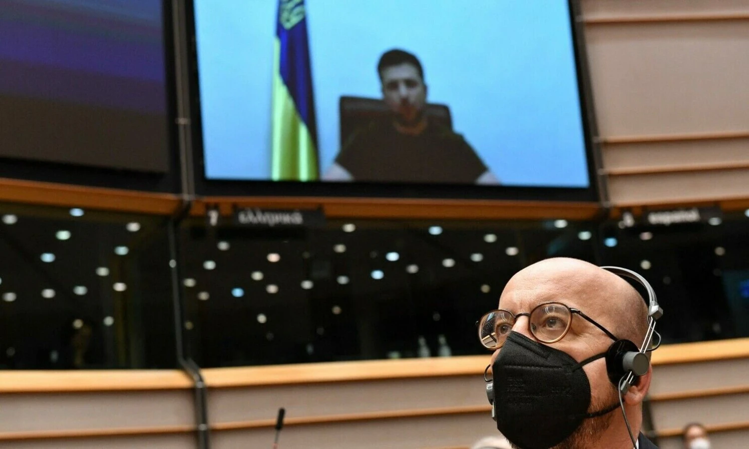 Charles Michelis, Europos Vadovų Tarybos pirmininkas Europos Parlamente klausosi Volodymyro Zelenskio, Ukrainos prezidento, kalbos. Johno Thyso (AFP / „Scanpix“) nuotr.