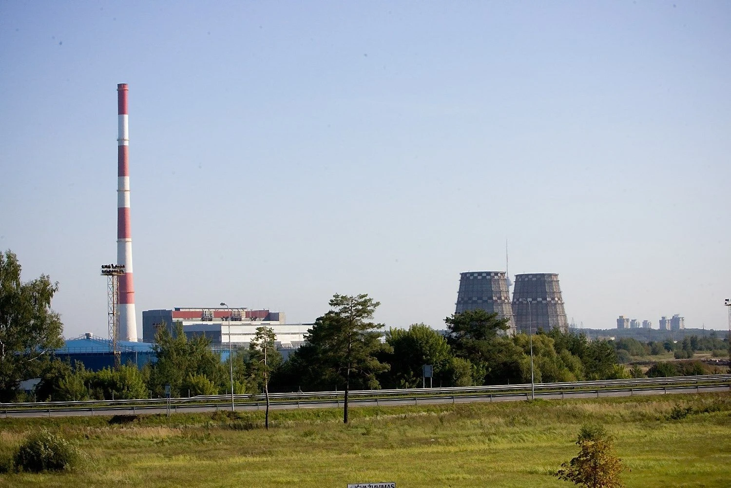 Vilniaus elektrinė-3, arba Vilniaus termofikacinė elektrinė, VE-3 – šiluminė elektrinė Vilniuje, prie Gariūnų turgaus, Jočionyse. Vladimiro Ivanovo (VŽ) nuotr.