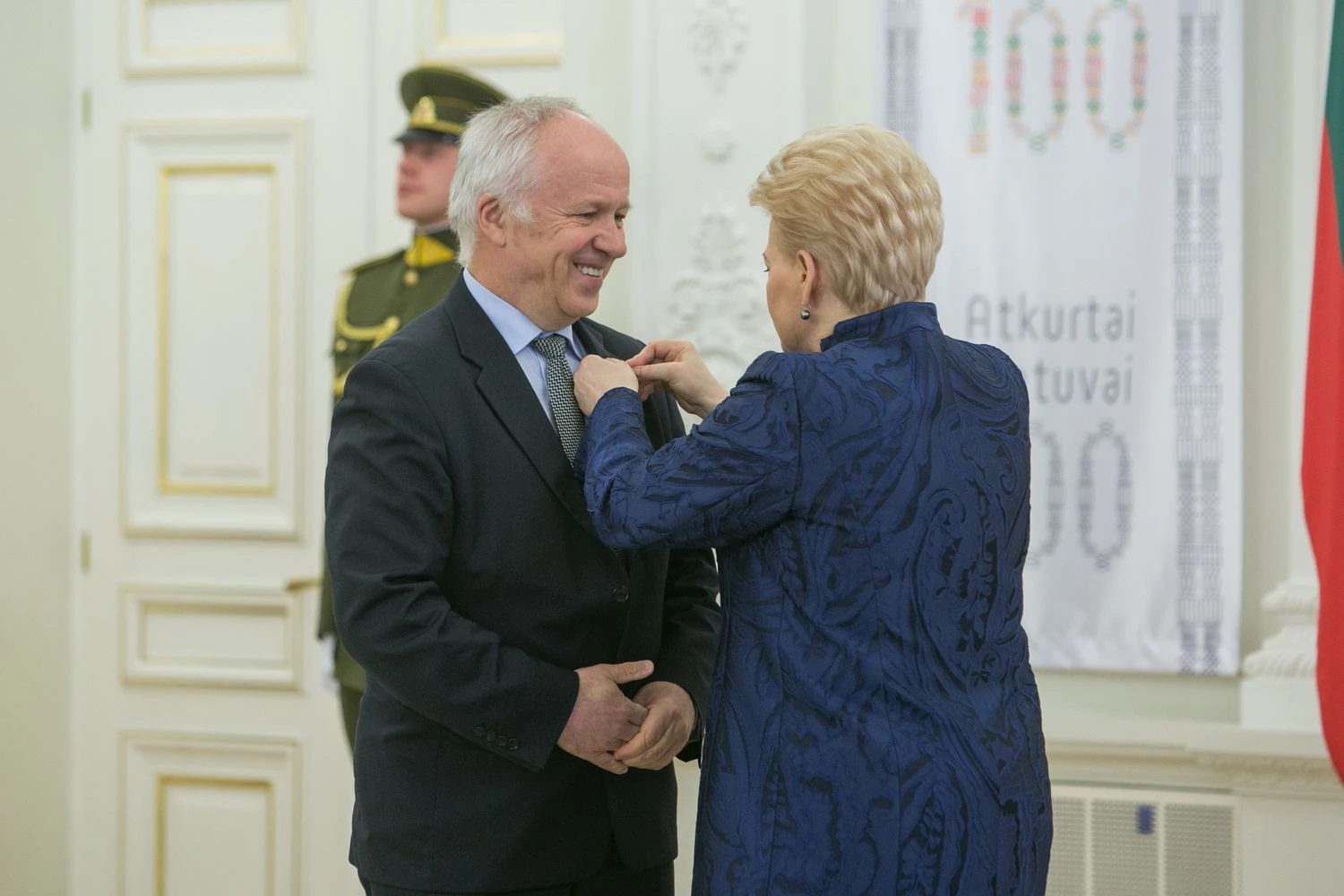 Prezidentė įteikia Valstybės apdovanojimus. Juliaus Kalinsko („15min.lt“ / „Scanpix“) nuotr.