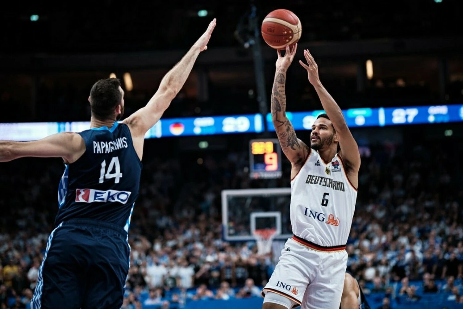 Graikų ir vokiečių rungtynės Europos vyrų krepšinio čempionate. FIBA nuotr.