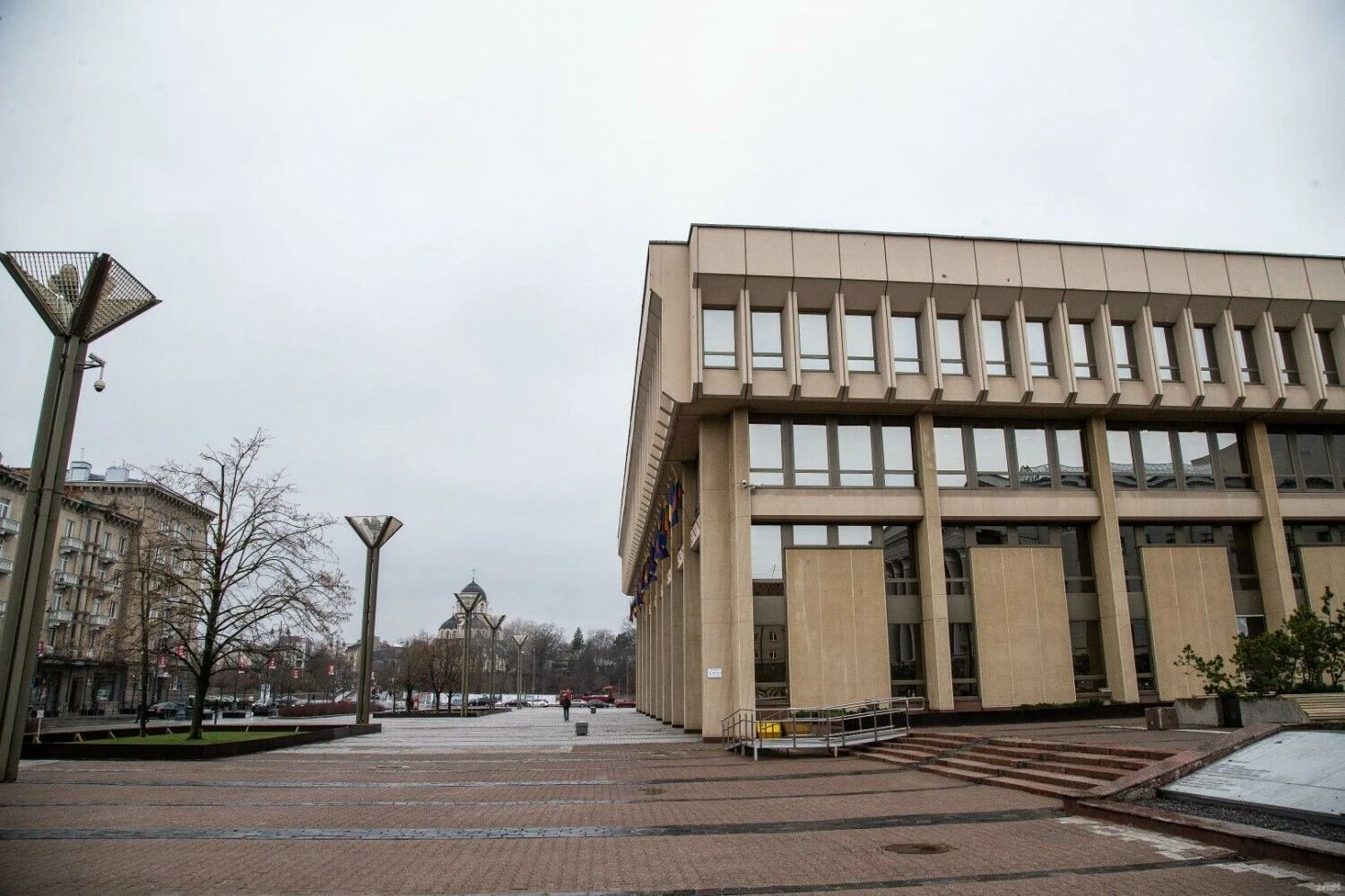 Parlamentarai grįžta į Seimo rūmus, kad pradėtų pavasario sesiją. Vladimiro Ivanovo (VŽ) nuotr.