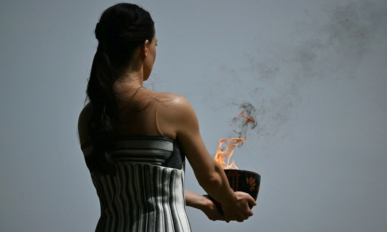 Olimpinės ugnies uždegimo ceremonija Olimpijos archeologinėje vietovėje. 2024 m. balandžio 16 d. Aris Messinis (AFP / „Scanpix“) nuotr.