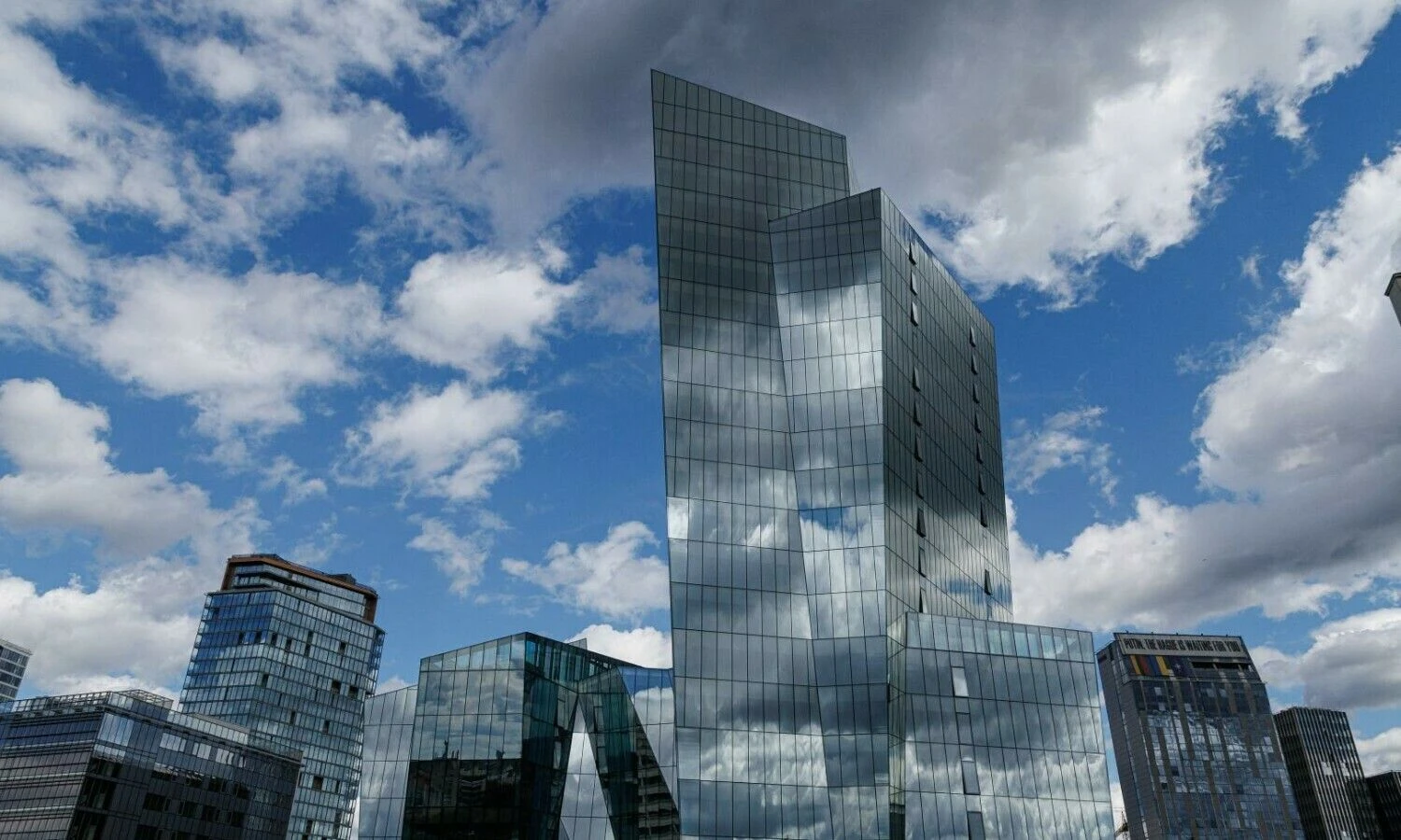 Vienas didžiausių nuomos sandorių – tarp investicijų bendrovės „Lords LB Asset Management“ fondo ir Šveicarijos kapitalo finansinius produktus kuriančios grupės „iSun“. Ji įsikurs verslo centre „Artery“. Vladimiro Ivanovo (VŽ) nuotr.