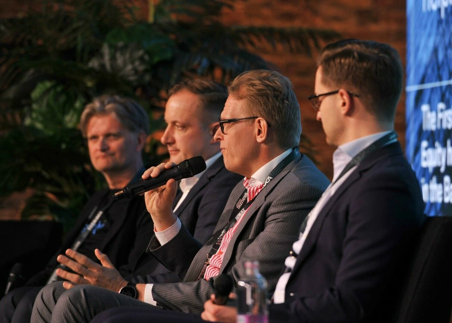 Iš kairės: Martinas Kruusas, vienas iš „Sunly įkūrėjų, Liudas Liutkevičius, INVL atsinaujinančiosios energijos fondo valdytojas, Kai Rintala, „Taaleri Energia“ valdytojas ir Vadimas Vladykinas, „Ignitis Renewables“ investicijų valdytojas. Aivarso Liepinšo ( „Aripaev“ / „DB“) nuotr.