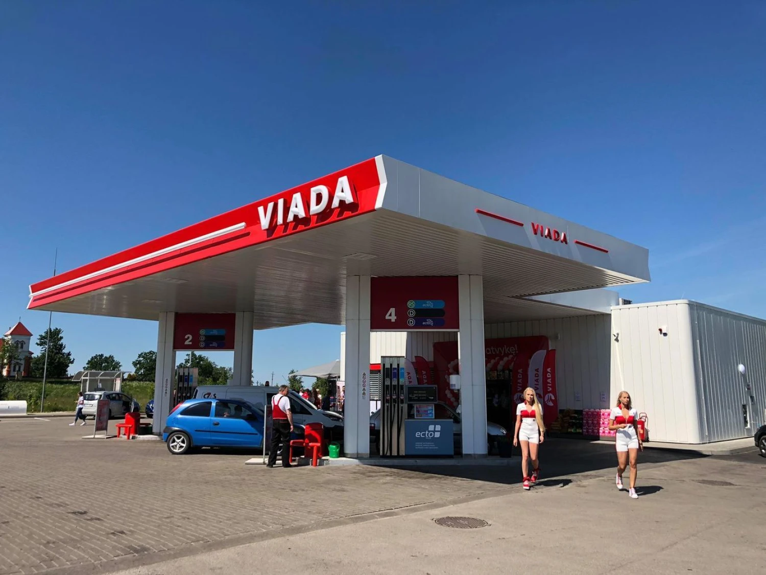 Atnaujinta „Viados“ degalinė Aukštelkėje. Įmonės nuotr.
