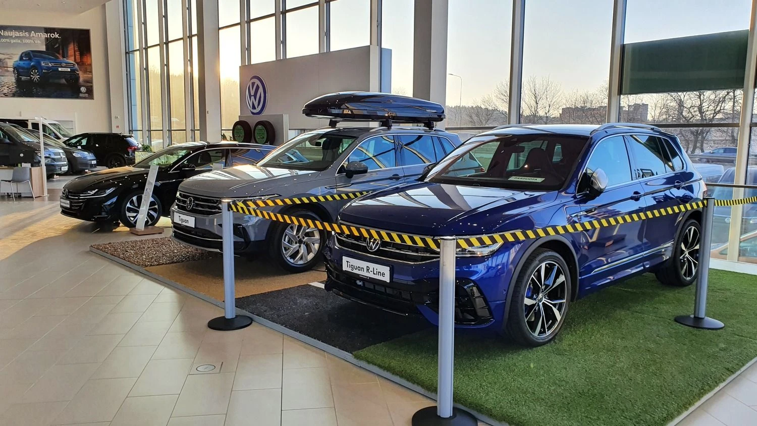 Kovo mėnesį „Volkswagen Tiguan“ aplenkė „Toyota RAV 4“, ilgalaikį Lietuvos favoritą. Lino Butkaus (VŽ) nuotr.
