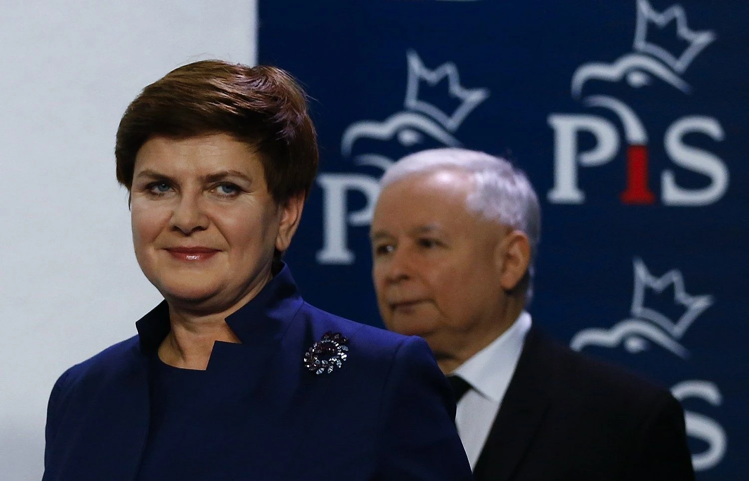 Jaroslaw Kaczynski, leader of Law and Justice (PiS) party and Beata Szydlo, party's candidate for prime minister arrive for a news conference at the headquarters in Warsaw, Poland November 9, 2015. REUTERS/Kacper Pempel