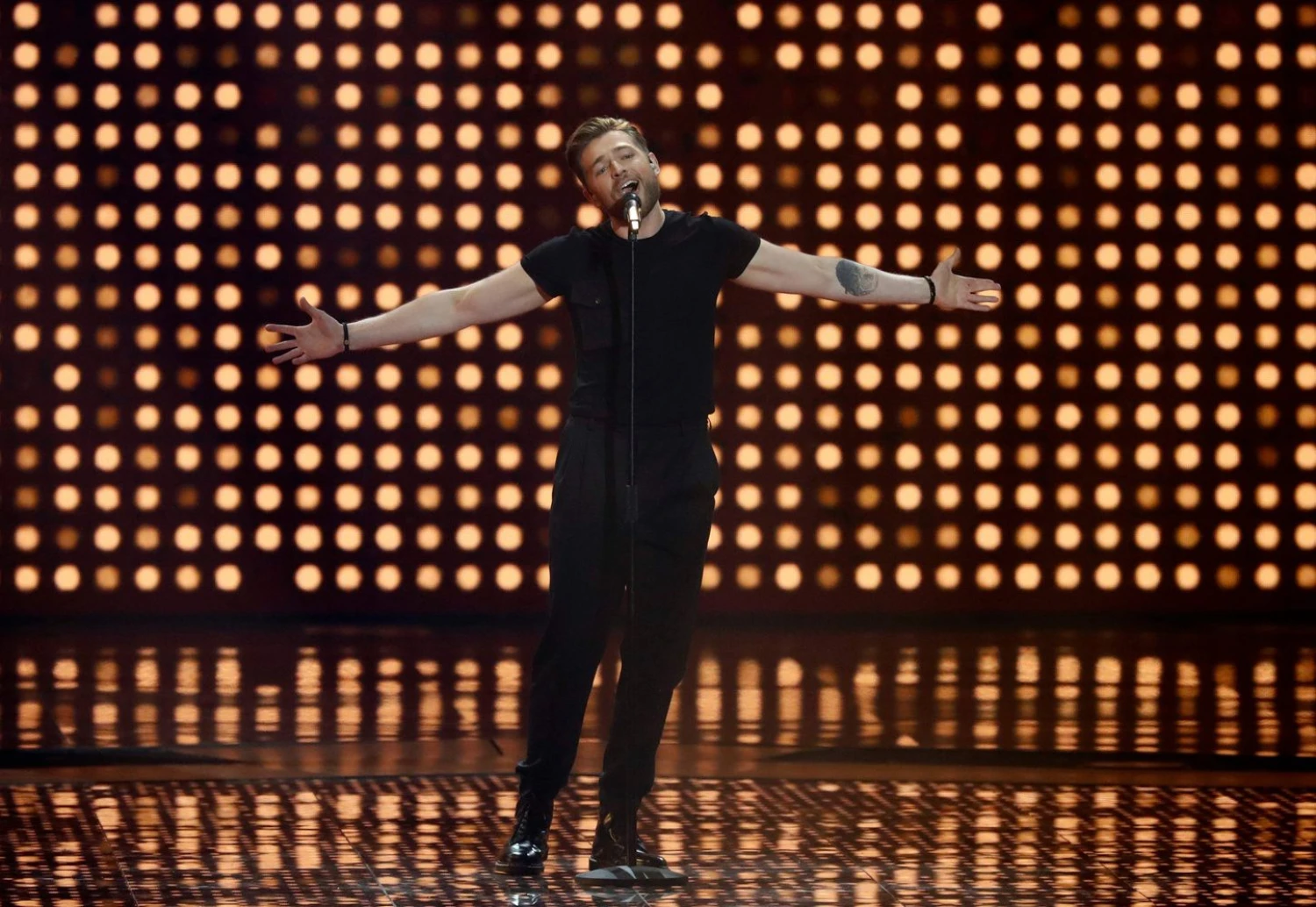 Jurijus Veklenko „Eurovizijos“ pusfinalyje. Jack Guez (AFP/„Scanpix“) nuotr.