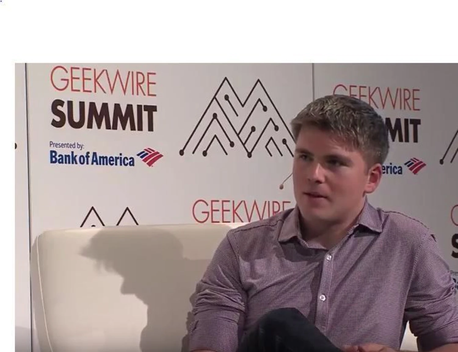 Johnas Collisonas, „Stripe“ vadovas: „Kol augs interneto ekonomika, augsime ir mes.“ Kadras iš „YouTube“ įrašo.