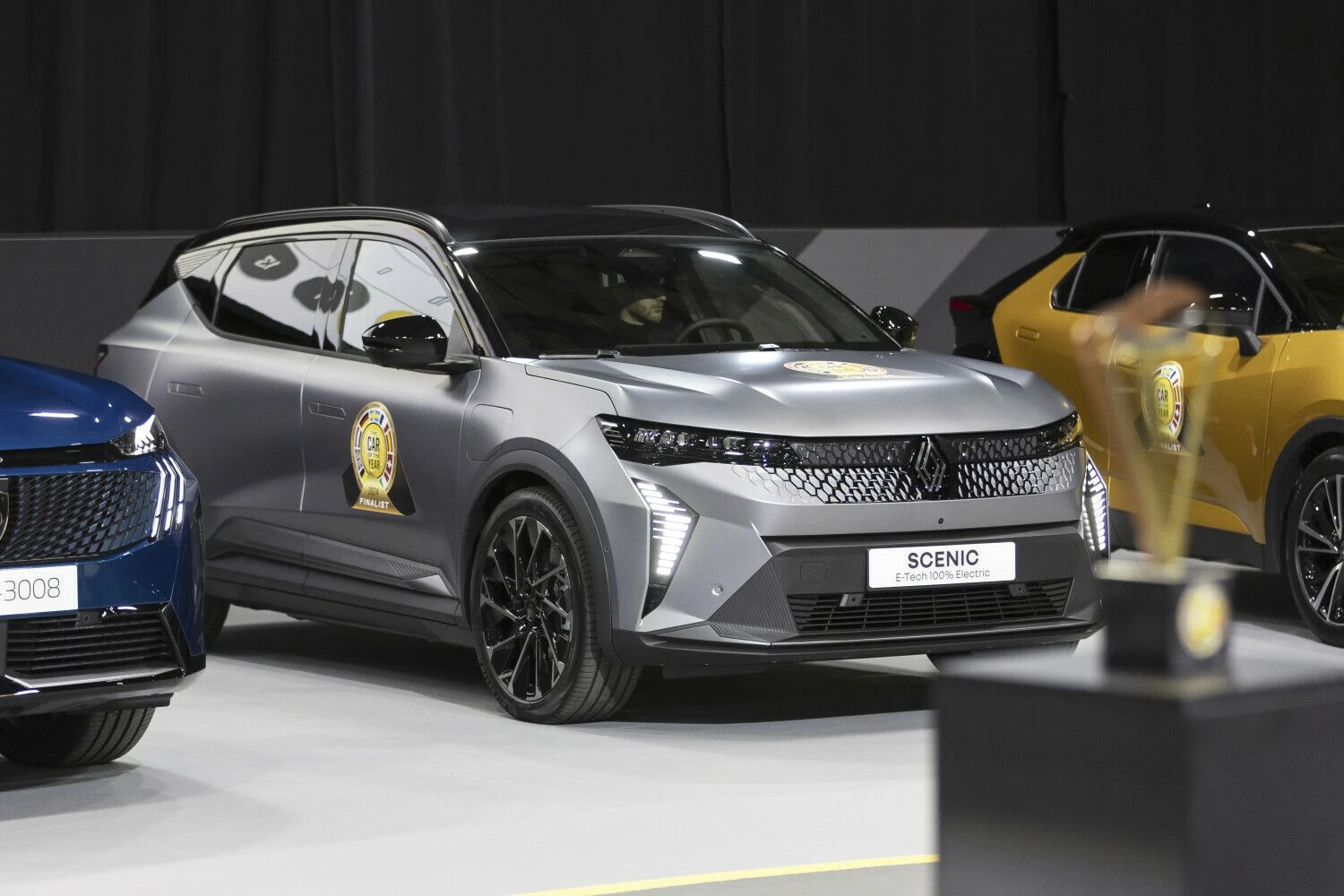 „Scenic E-Tech Electric“ tapo 7-uoju „Europos metų automobilio“ titulą laimėjusiu „Renault“ modeliu. „AP Images“ / „Scanpix“ nuotr.