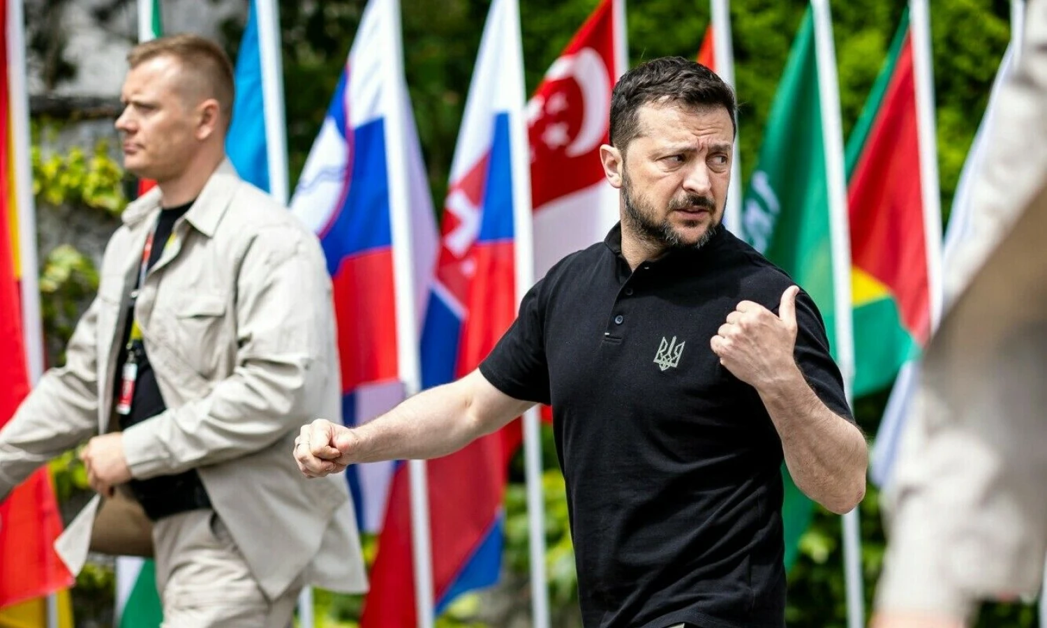 Volodymyras Zelenskis, Ukrainos prezidentas, Šveicarijoje vykusio taikos susitikimo metu. Michaelo Buholzero (AFP/„Scanpix“) nuotr.