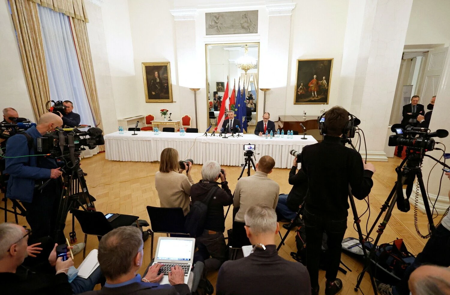 Karlo Nehammerio, Austrijos kanclerio, spaudos konferencija Maskvoje. Maksimo Šemetovo („Reuters“/„Scanpix“) nuotr.