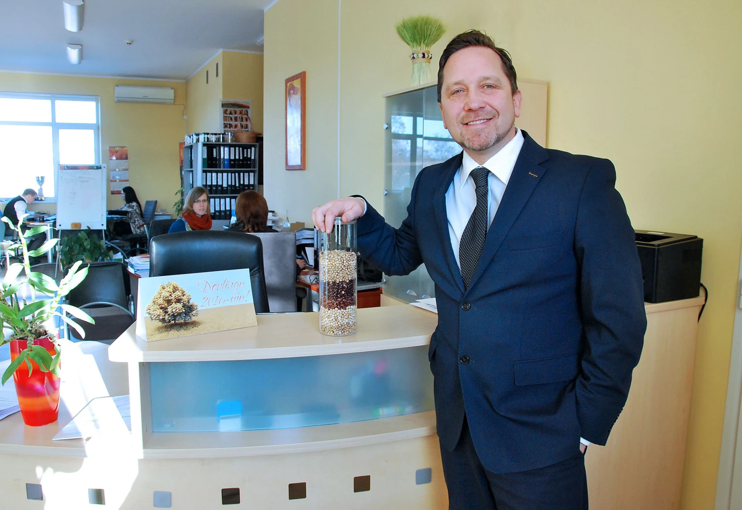 Arminas Kildišis, UAB „Agrosfera“ direktorius, akcininkas: „Dabar esame tik prekybininkai, tačiau agroversle pridėtinę vertę kuria grūdų perdirbimas, perdirbto produkto eksportas, o ne žaliavos eksportas. Todėl mes svarstome galimybes pradėti ir gamybinę veiklą.“ 
Indrės Sesartės (VŽ) nuotr.