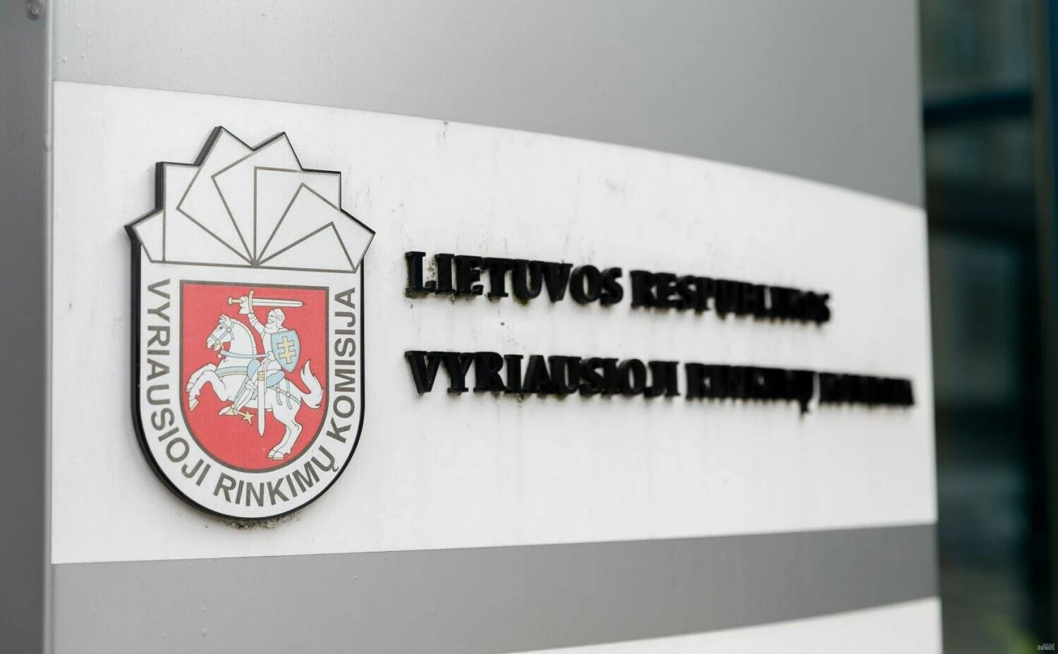 Vyriausiosios rinkimų komisijos iškaba. Juditos Grigelytės (VŽ) nuotr.