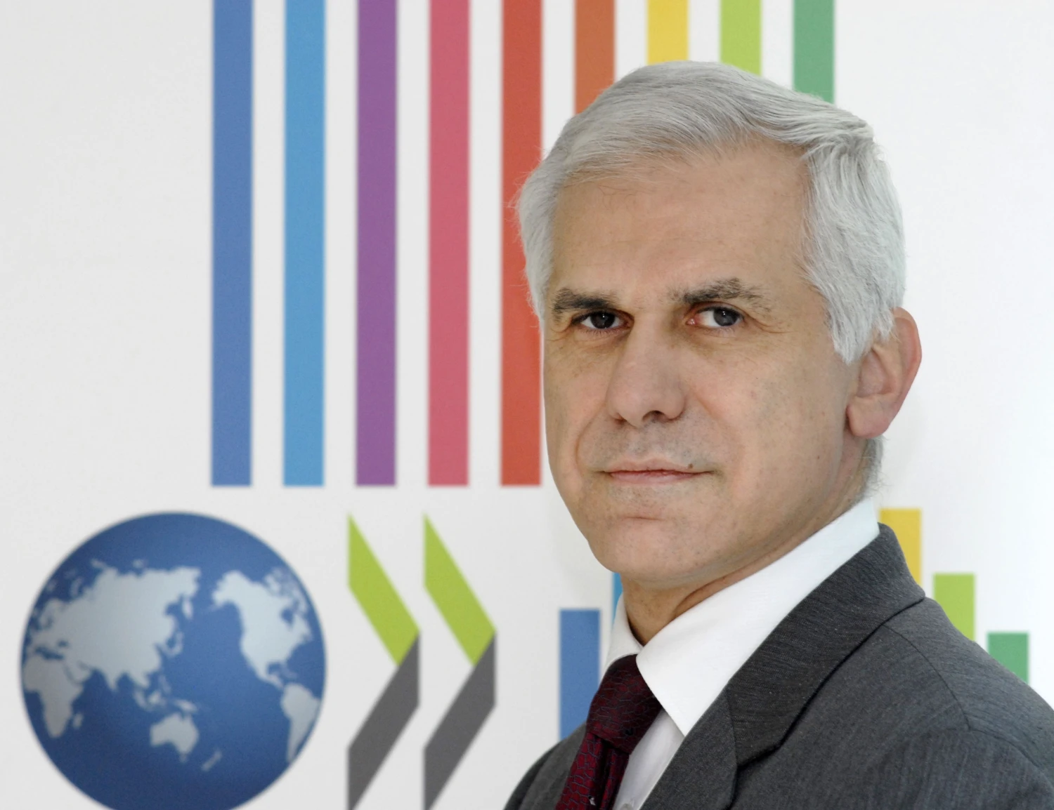 „Stojimo į EBPO procesas yra šalies reformų katalizatorius. Valstybė gali gauti naudos taikydama gerąją EBPO patirtį visame sektorių spektre“, – sako p. Bonucci. OECD nuotr.