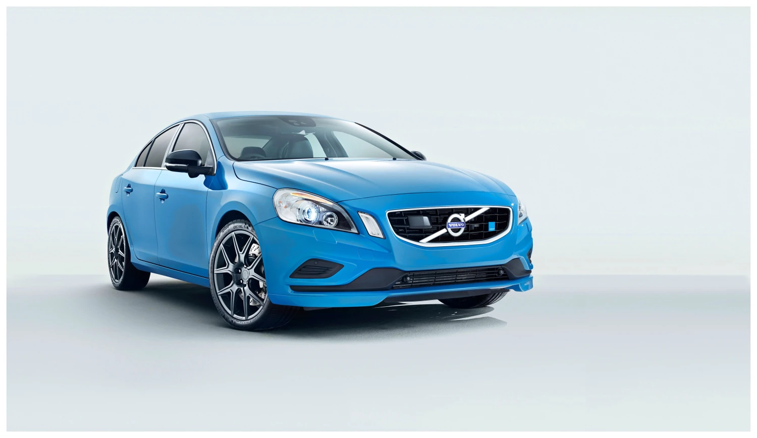 „Volvo“ sukirto rankomis su „Polestar“ ir imsis sportinių automobilių gamybos. Gamintojo nuotr.