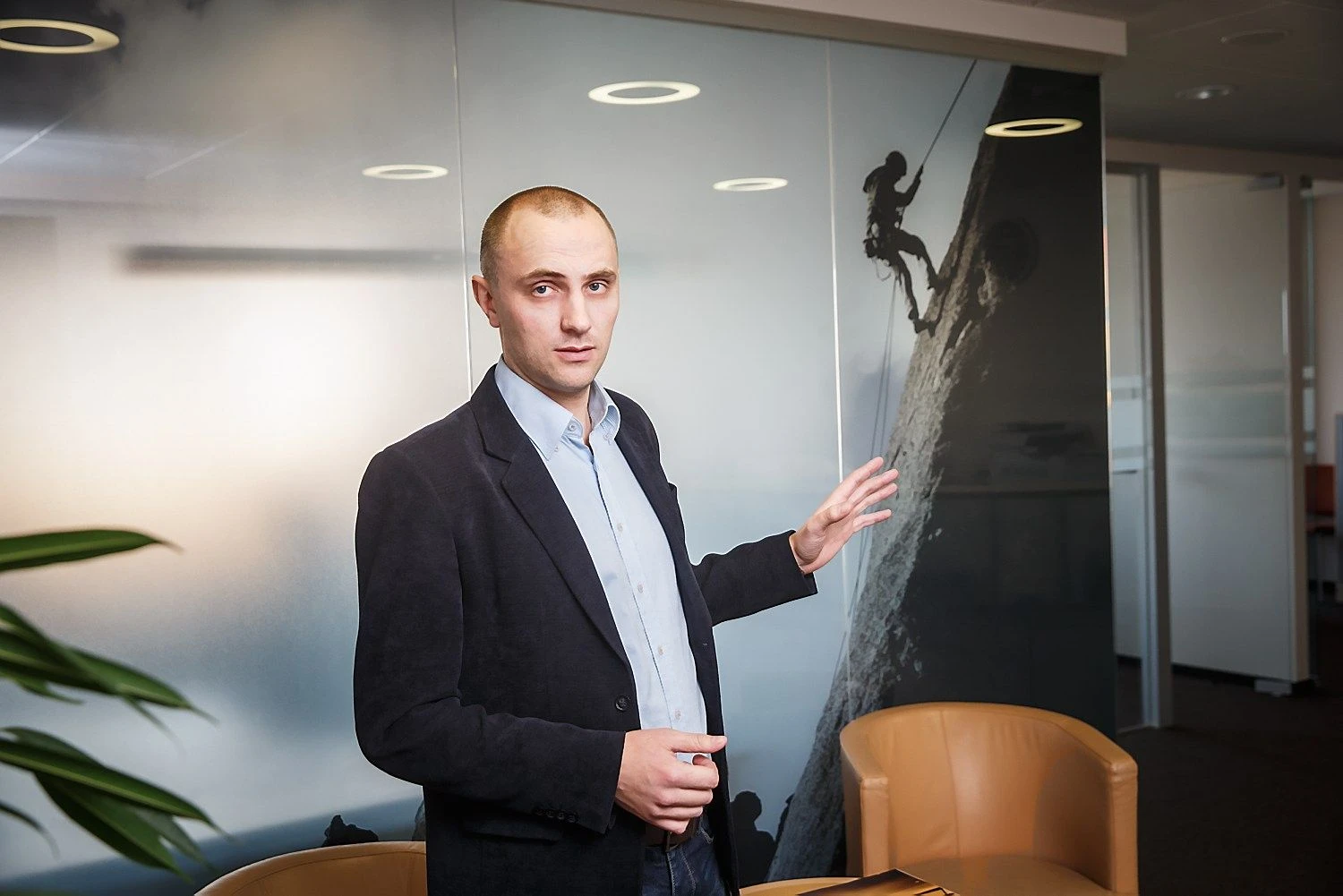 Dovydas Zinkevičius, „Columbus Lietuvos“ pardavimų direktorius, įspėja, kad įmonės pasiruoštų VMI sistemos „i.MAS“ diegimui ir numatytų papildomų lėšų investicijoms, nes verslo valdymo sistemas teks pertvarkyti, kaip ir prieš įvedant eurą. Vladimiro Ivanovo (VŽ) nuotr.

