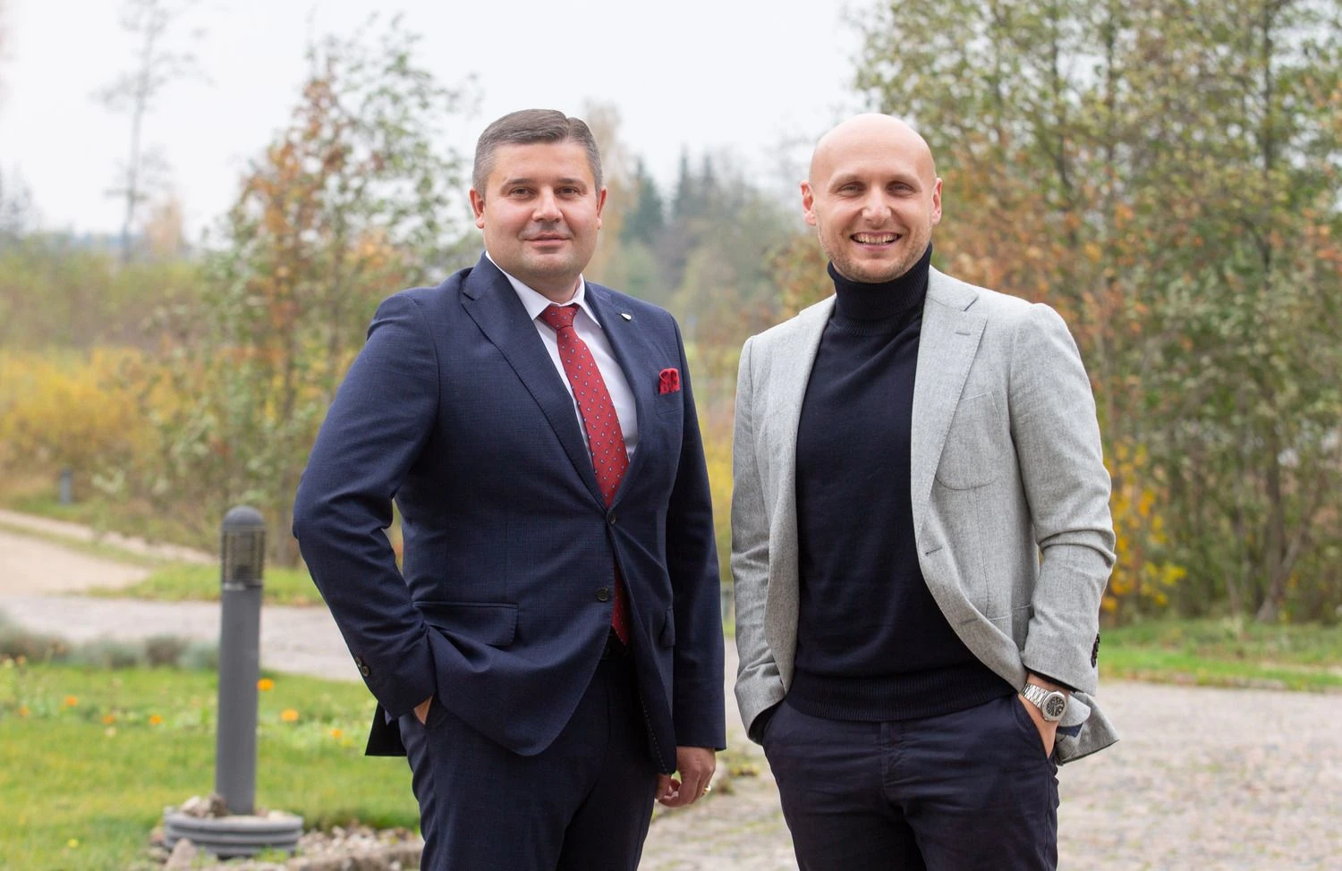 Ramūnas Miliauskas, AB „Achema“ generalinis direktorius, „Verslo žinių“ skaitytojų išrinktas metų vadovu (kairėje) ir Tomas Okmanas,  UAB „360 IT“ direktorius, šįmet pelnęs Metų CEO apdovanojimą. Juditos Grigelytės (VŽ) nuotr.