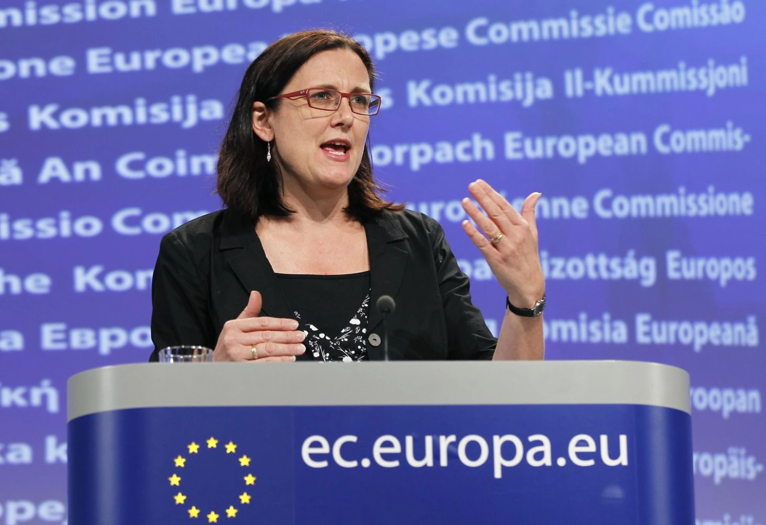 Europos prekybos komisarė Cecilia Malmstrom patikino, kad ES atsakomosios priemonės atitiks PPO nuostatas. @CA foto autorius:Francois Lenoiro („Reuters“ / „Scanpix“) nuotr. 
